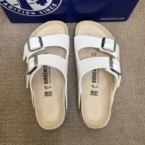 White Birkenstock’s Size 7, Regular Fit